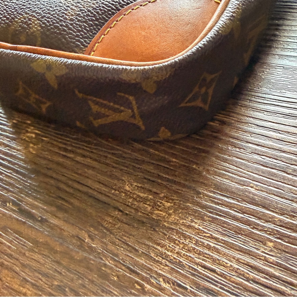 Louis Vuitton Danube Monogram Crossbody Shoulder Bag Vintage LV - Picture 4 of 14